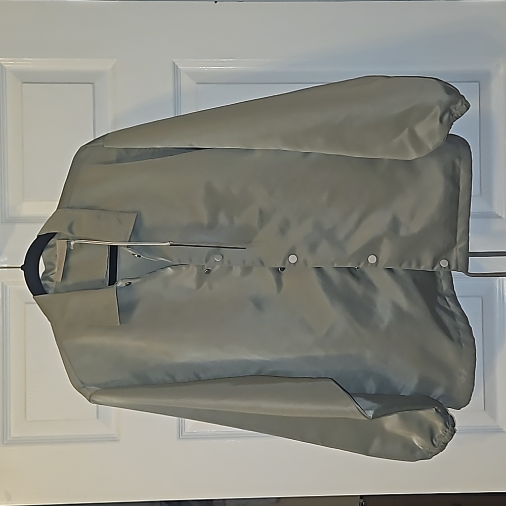 NWT- ESSENTIALS-FEAR OF GOD COACHES JACKET MEN'S-  XSMALL OLIVE GREEN